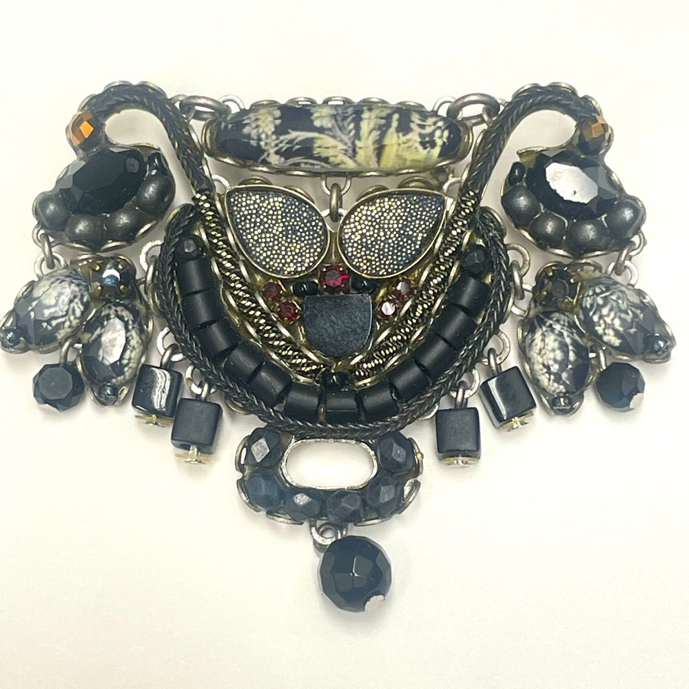 Ayala Bar Full Moon Pin